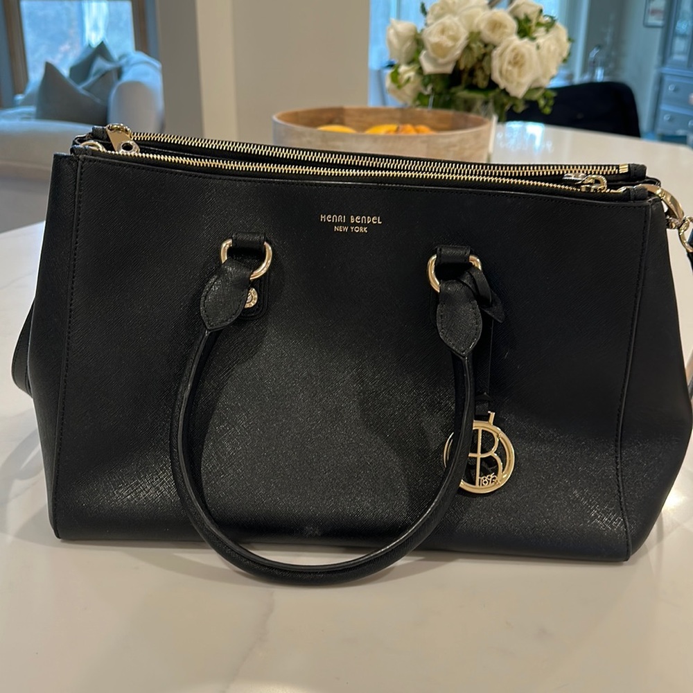 Henri Bendel purse